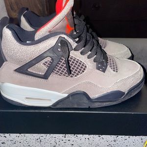 Air Jordan 4
